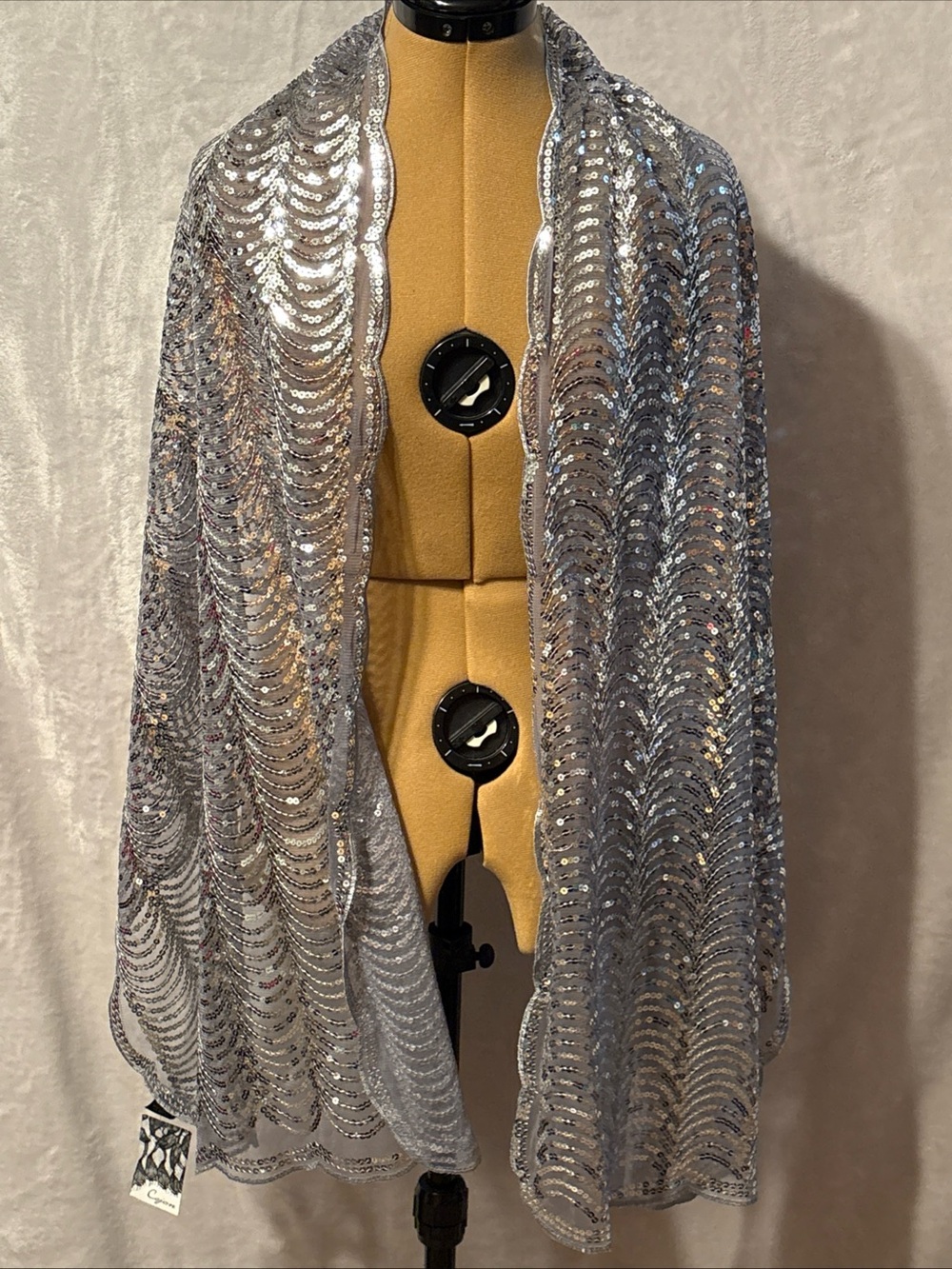 NWT Cejon Silver Scallop Sequin Wrap